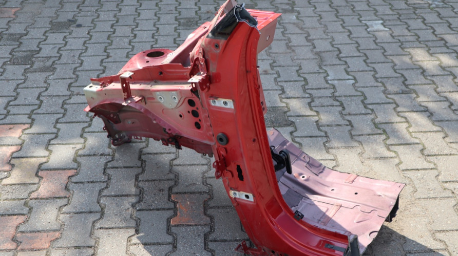 VOLVO XC40 ĆWIARTKA LEWA PRZÓD 725