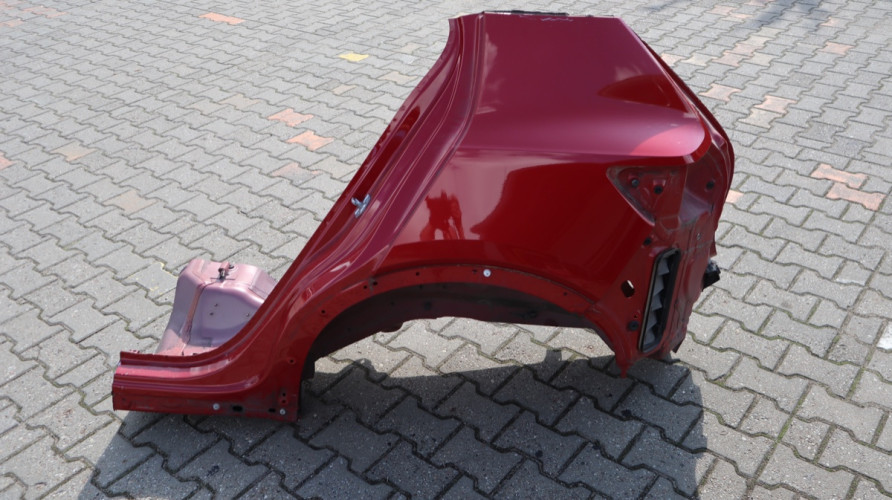 VOLVO XC40 ĆWIARTKA BŁOTNIK LEWA TYŁ 725