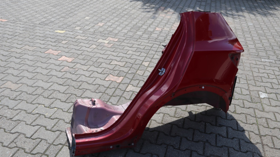 VOLVO XC40 ĆWIARTKA BŁOTNIK LEWA TYŁ 725