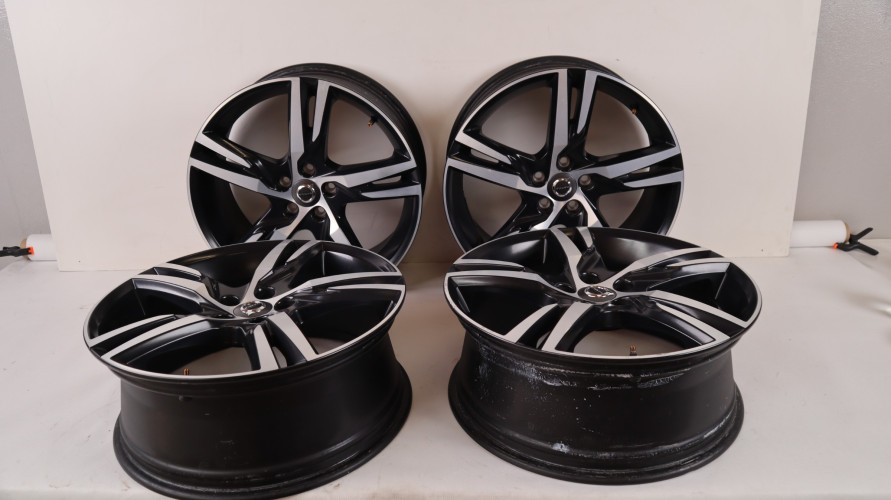 VOLVO XC40 FELGI ALUMINIOWE 19X7.5 31423931