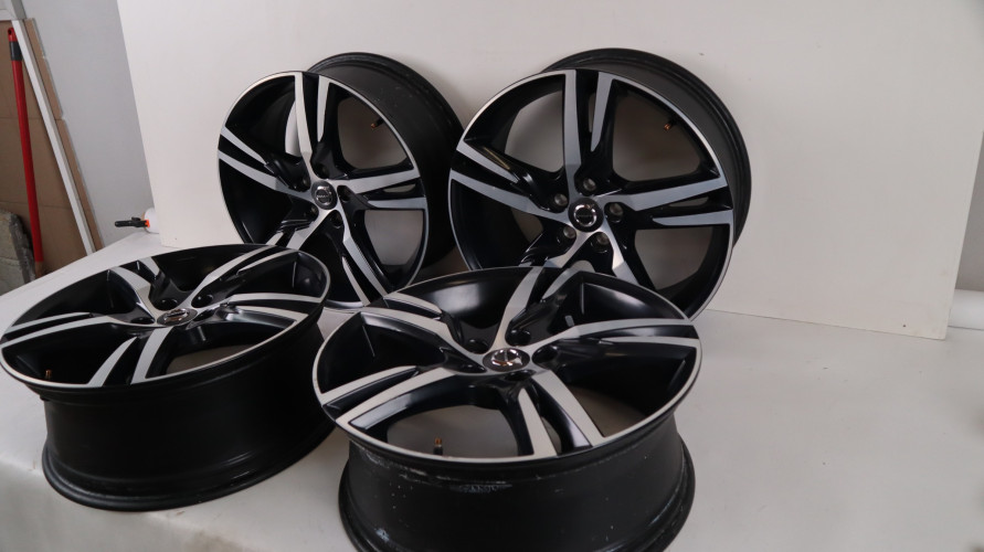 VOLVO XC40 FELGI ALUMINIOWE 19X7.5 31423931
