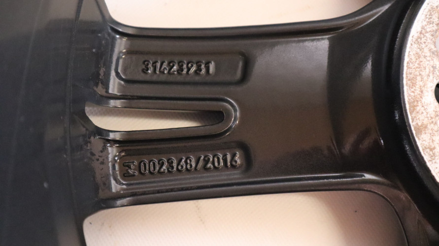 VOLVO XC40 FELGI ALUMINIOWE 19X7.5 31423931