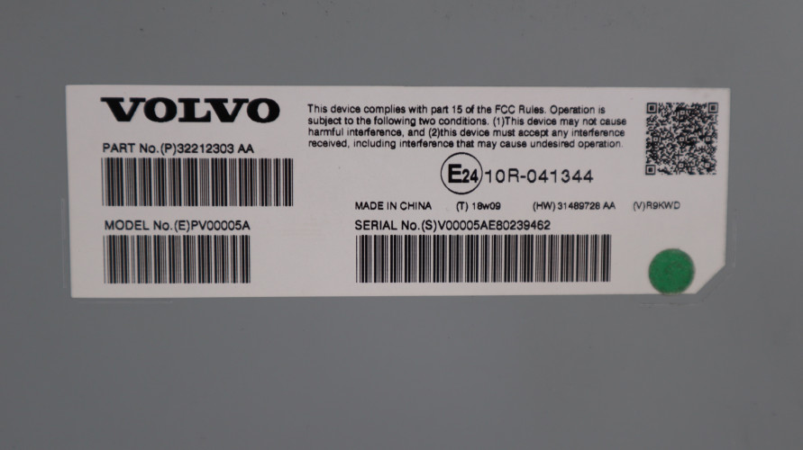 VOLVO V90 WZMACNIACZ 32212303