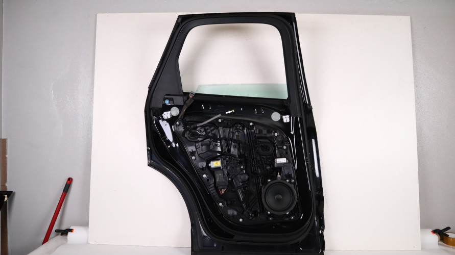 VOLVO XC60 II DRZWI LEWE TYŁ 717-46