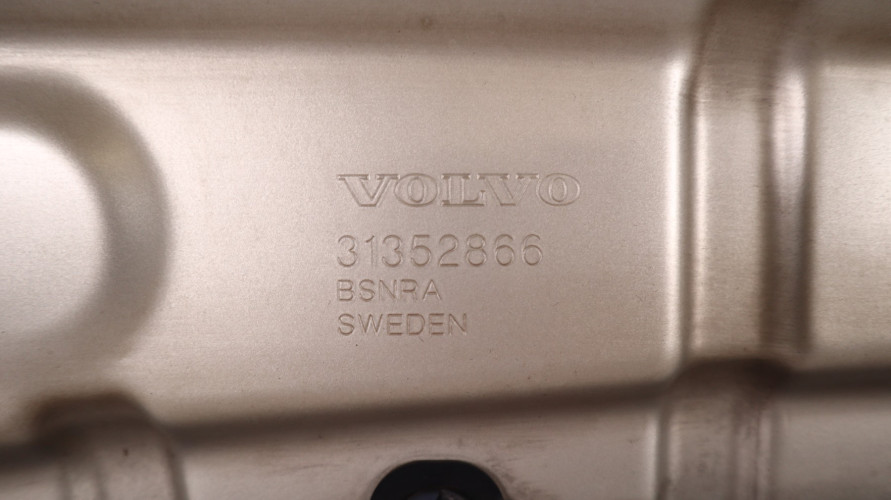 VOLVO XC90 II MASKA POKRYWA SILNIKA 719-16