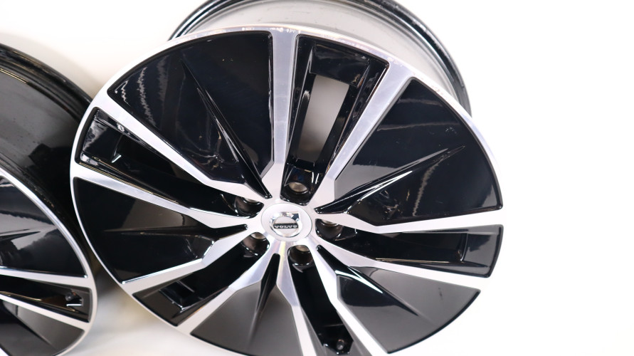 VOLVO XC90 II FELGI ALUMINIOWE 19X8.0 31680216