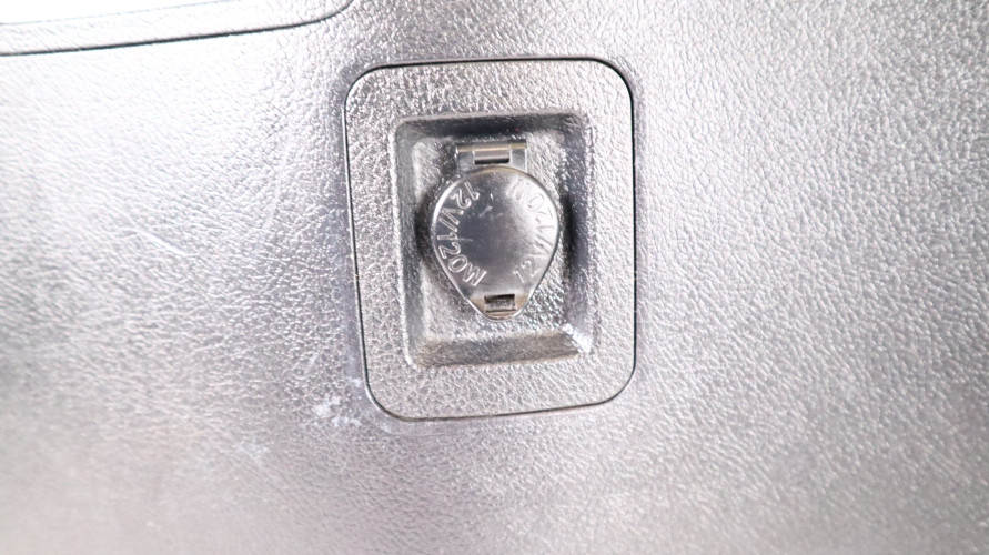 TOYOTA LAND CRUISER 200 BOCZEK BAGAŻNIKA LEWY WERSJA 7 OSOBOWA 62520-60A20