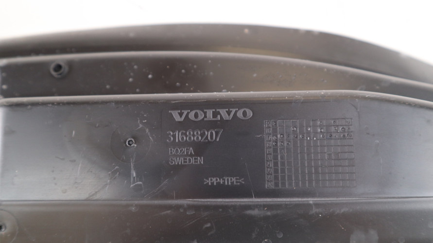 VOLVO V90 OSŁONA BŁOTNIKA PRAWA PRZÓD 31688207