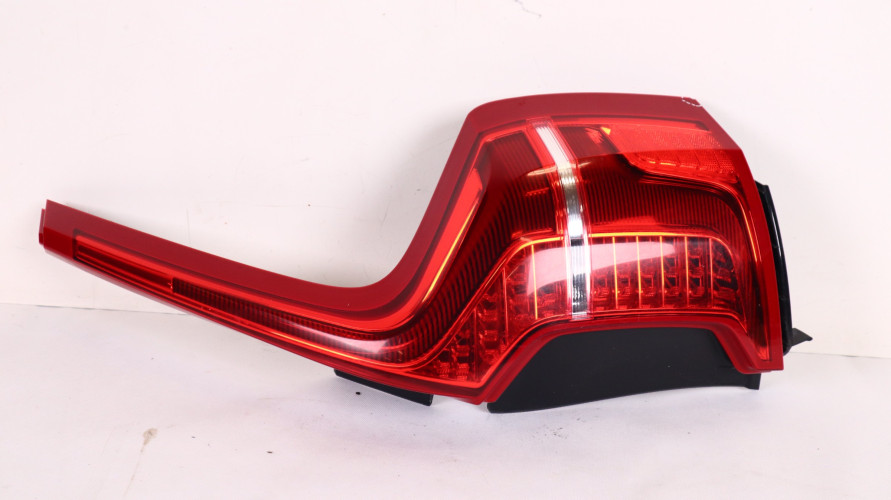 VOLVO XC90 II LAMPA PRAWA TYŁ 3222882