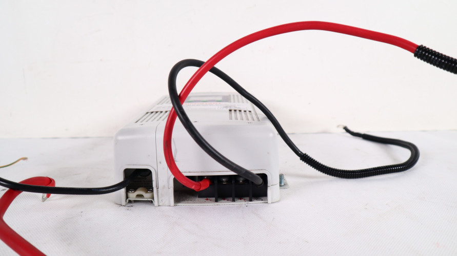 ŁADOWARKA BATERII ABSO CHARGER AC1220 WBC 12V / 20A