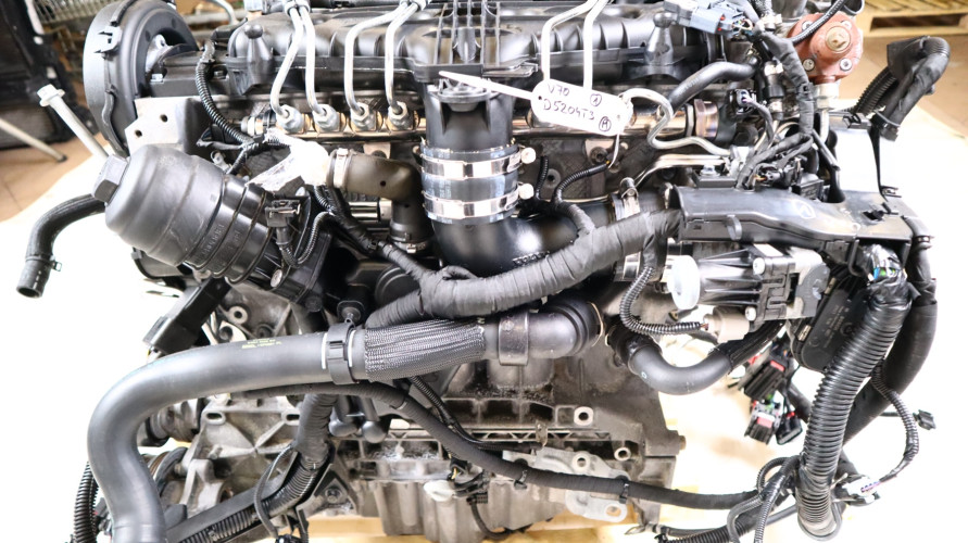 VOLVO V70 III 2.0 SILNIK D5204T3