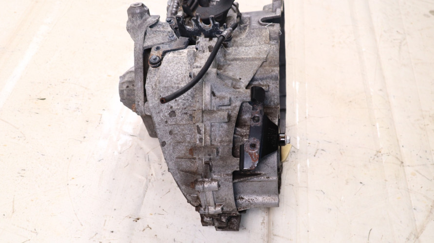VOLVO V50 2.4 D5 SKRZYNIA BIEGÓW MANUALNA 766R7002AA, 9482377
