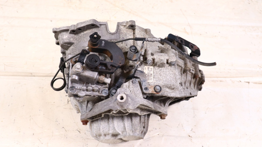 VOLVO V50 2.4 D5 SKRZYNIA BIEGÓW MANUALNA 766R7002AA, 9482377