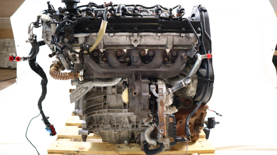 VOLVO V50 2.4 D5 SILNIK D5244T13