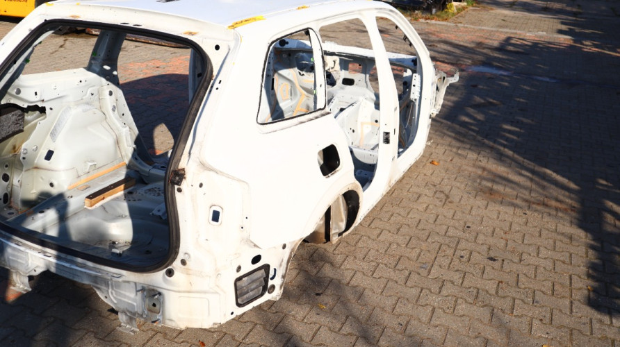 VOLVO XC90 II ĆWIARTKA KAROSERIA TYŁ DACH BŁOTNIK PRAWY LEWY