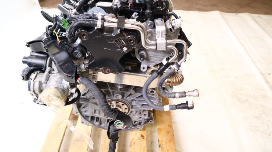 VOLVO V50 2.4 D5 SILNIK D5244T13