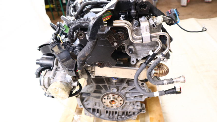 VOLVO V50 2.4 D5 SILNIK D5244T13