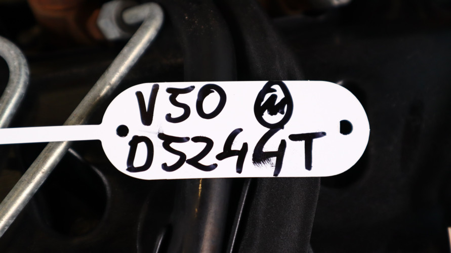 VOLVO V50 2.4 D5 SILNIK D5244T13