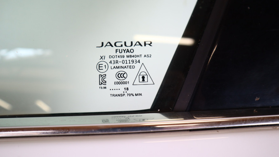 JAGUAR I-PACE DRZWI LEWE PRZÓD