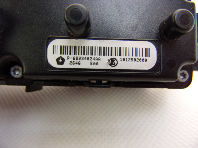 CHRYSLER PACIFICA 16- PRZYCISKI PANEL FOTELA 68234024AA