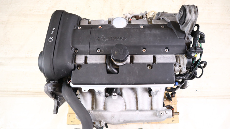 VOLVO V70 2.5 T SILNIK B5254T2
