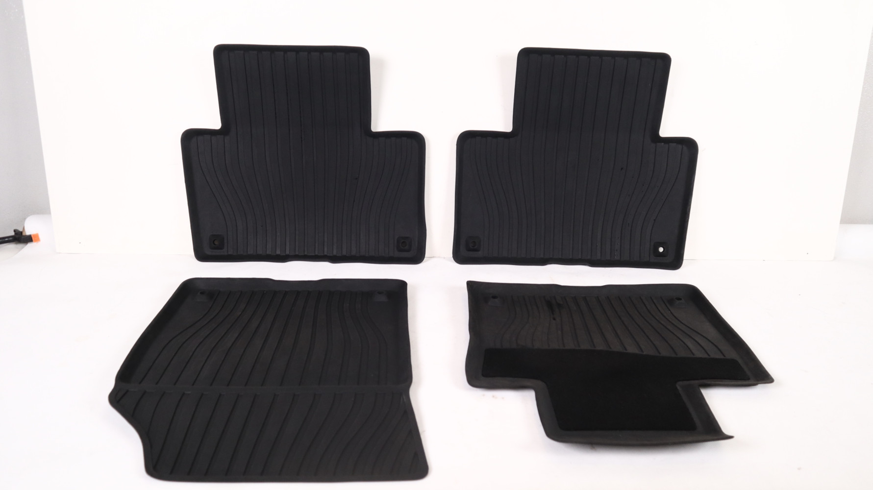 VOLVO XC90 II DYWANIKI GUMOWE 31389572, 31389571, 31389573, 31389574