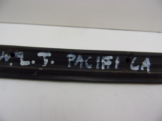 CHRYSLER PACIFICA 16- USZCZELKA DRZWI LEWA TYŁ GÓRA