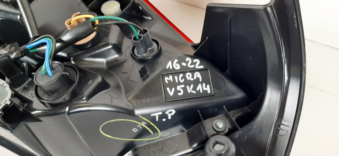 NISSAN MICRA K14 16-22 LAMPA PRAWA TYŁ 220-18727