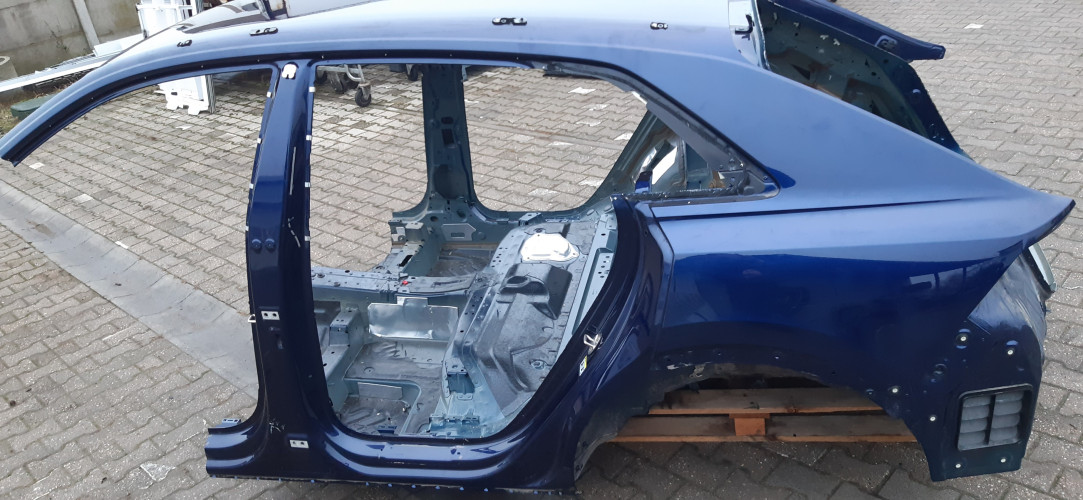 AUDI Q8 ĆWIARTKA BŁOTNIK LEWA TYŁ