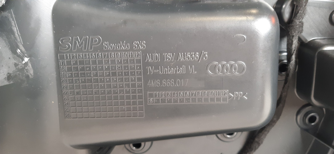 AUDI Q8 BOCZEK DRZWI LEWY PRZÓD 4M8.868.017