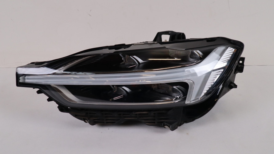 VOLVO XC60 II LAMPA LEWA PRZÓD MID LED 31420413