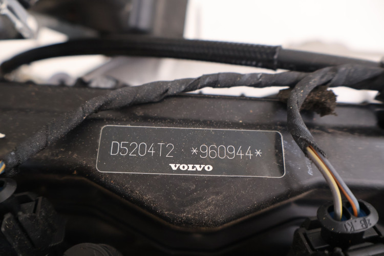 VOLVO V70 XC60 2.0 D3 SILNIK D5204T2