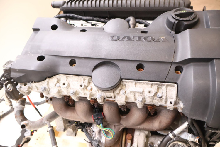 VOLVO V70 S80 II 2.5 T SILNIK B5254T6