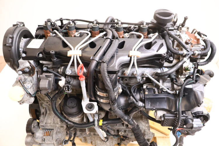 VOLVO V50 V70 2.4 D5 SILNIK D5244T
