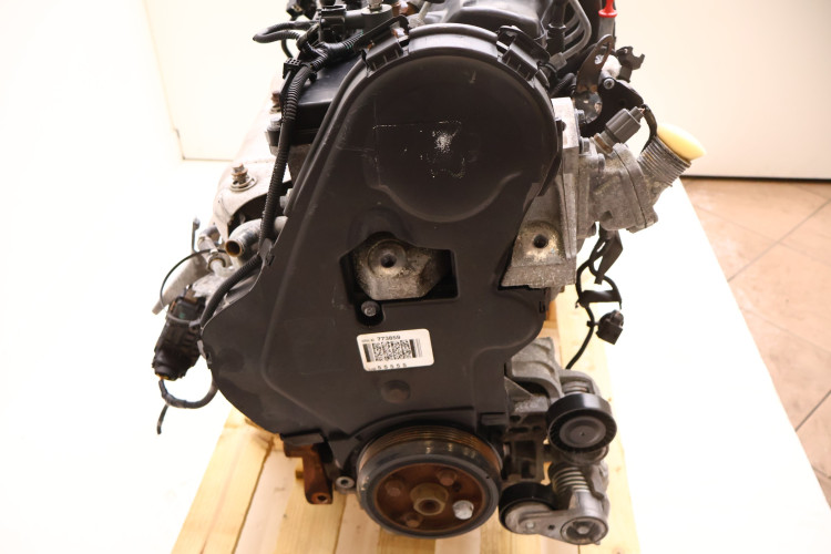 VOLVO V50 V70 2.4 D5 SILNIK D5244T