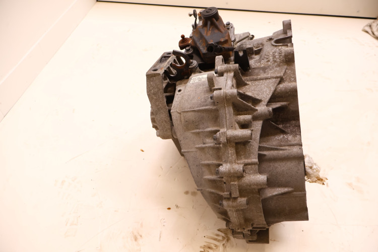 VOLVO V70 2.4 D5 SKRZYNIA BIEGÓW MANUALNA 6G9R7002KF, T1GH4