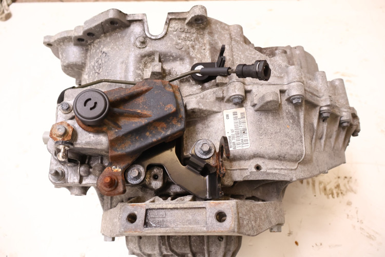 VOLVO V70 2.4 D5 SKRZYNIA BIEGÓW MANUALNA 6G9R7002KF, T1GH4