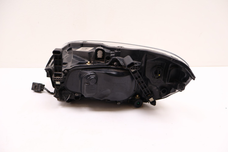 VOLVO XC60 I LIFT LAMPA PRAWA PRZÓD UK 31358112