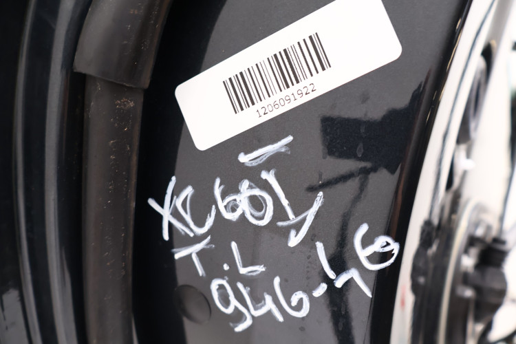 VOLVO XC60 I LIFT DRZWI LEWE TYŁ 492-46