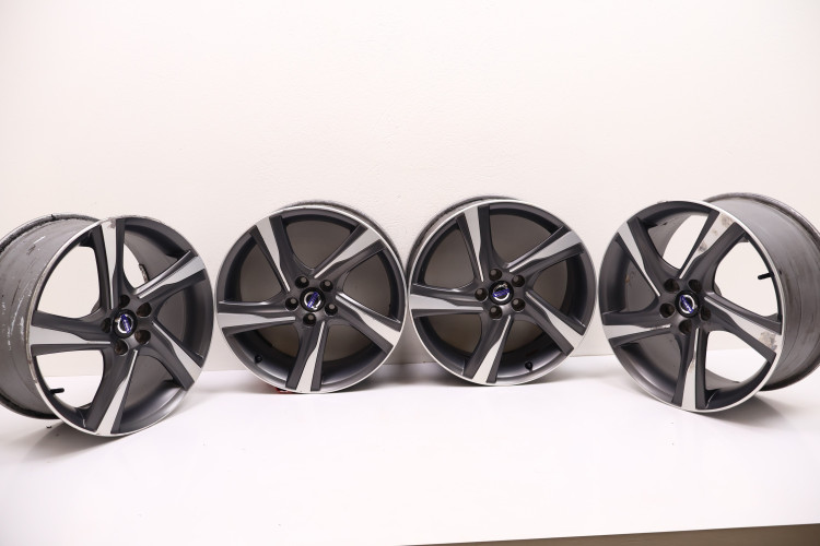 VOLVO XC60 I LIFT FELGI ALUMINIOWE 16X8.0 31362188