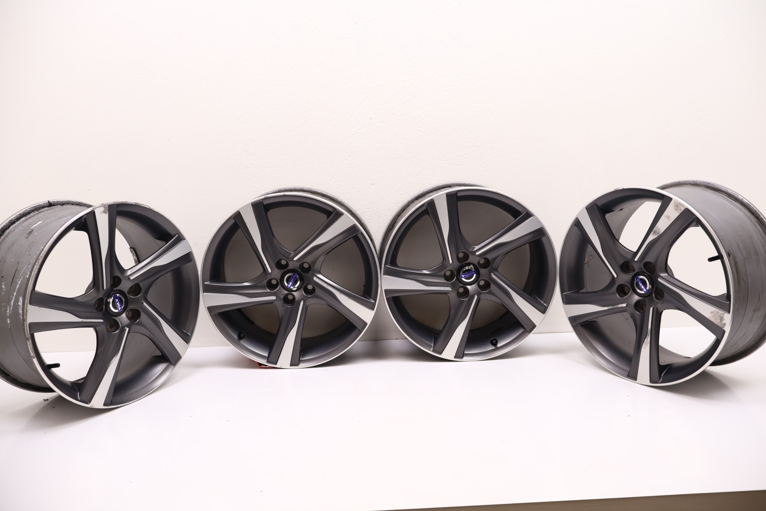 VOLVO XC60 I LIFT FELGI ALUMINIOWE 16X8.0 31362188