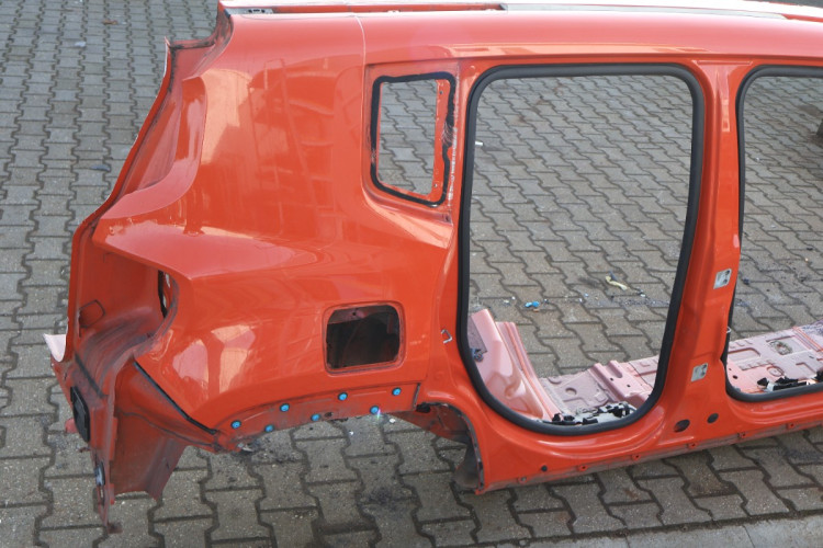 JEEP RENEGADE ĆWIARTKA BŁOTNIK PRAWA TYŁ 562