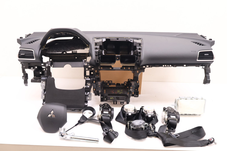 MITSUBISHI ECLIPSE CROSS DESKA ROZDZIELCZA ZESTAW AIRBAG