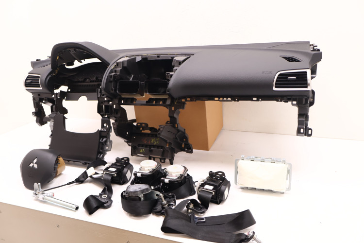 MITSUBISHI ECLIPSE CROSS DESKA ROZDZIELCZA ZESTAW AIRBAG