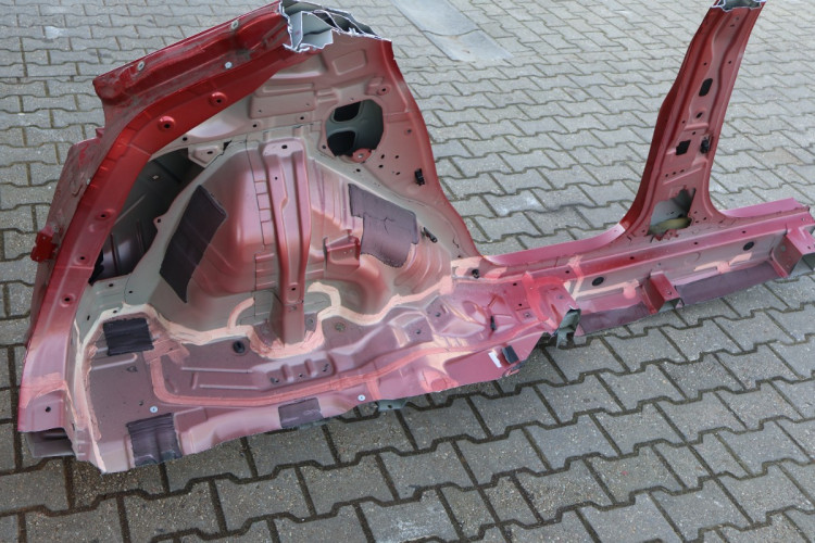 MITSUBISHI ECLIPSE CROSS ĆWIARTKA BŁOTNIK LEWA TYŁ P62