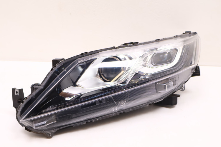 MITSUBISHI ECLIPSE CROSS LAMPA LEWA PRZÓD FULL LED