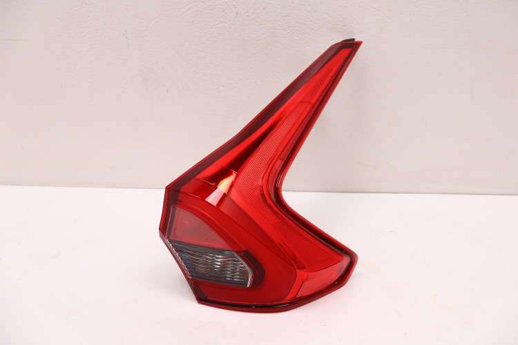 MITSUBISHI ECLIPSE CROSS LAMPA PRAWA TYŁ
