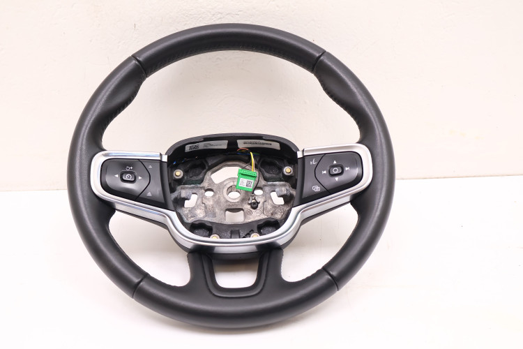 VOLVO XC40 KIEROWNICA WIELOFUNKCYJNA 32227629