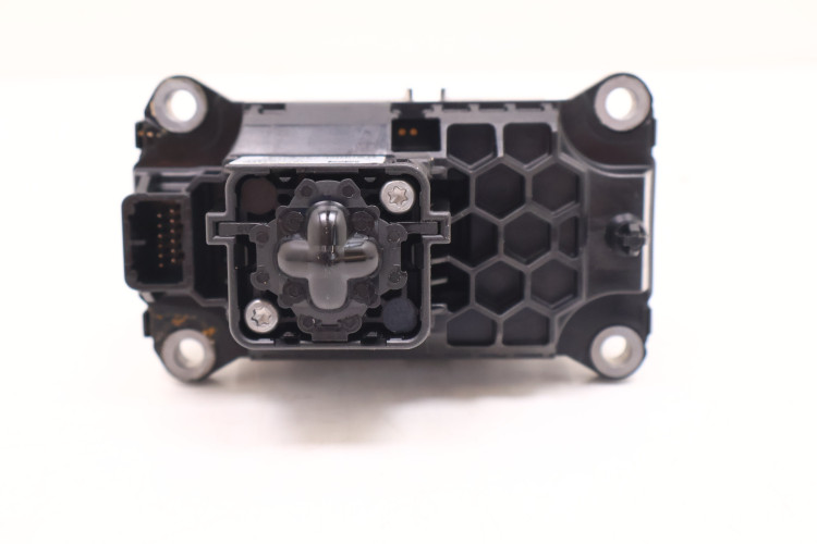 VOLVO XC40 LEWAREK ZMIANY BIEGÓW 31437914