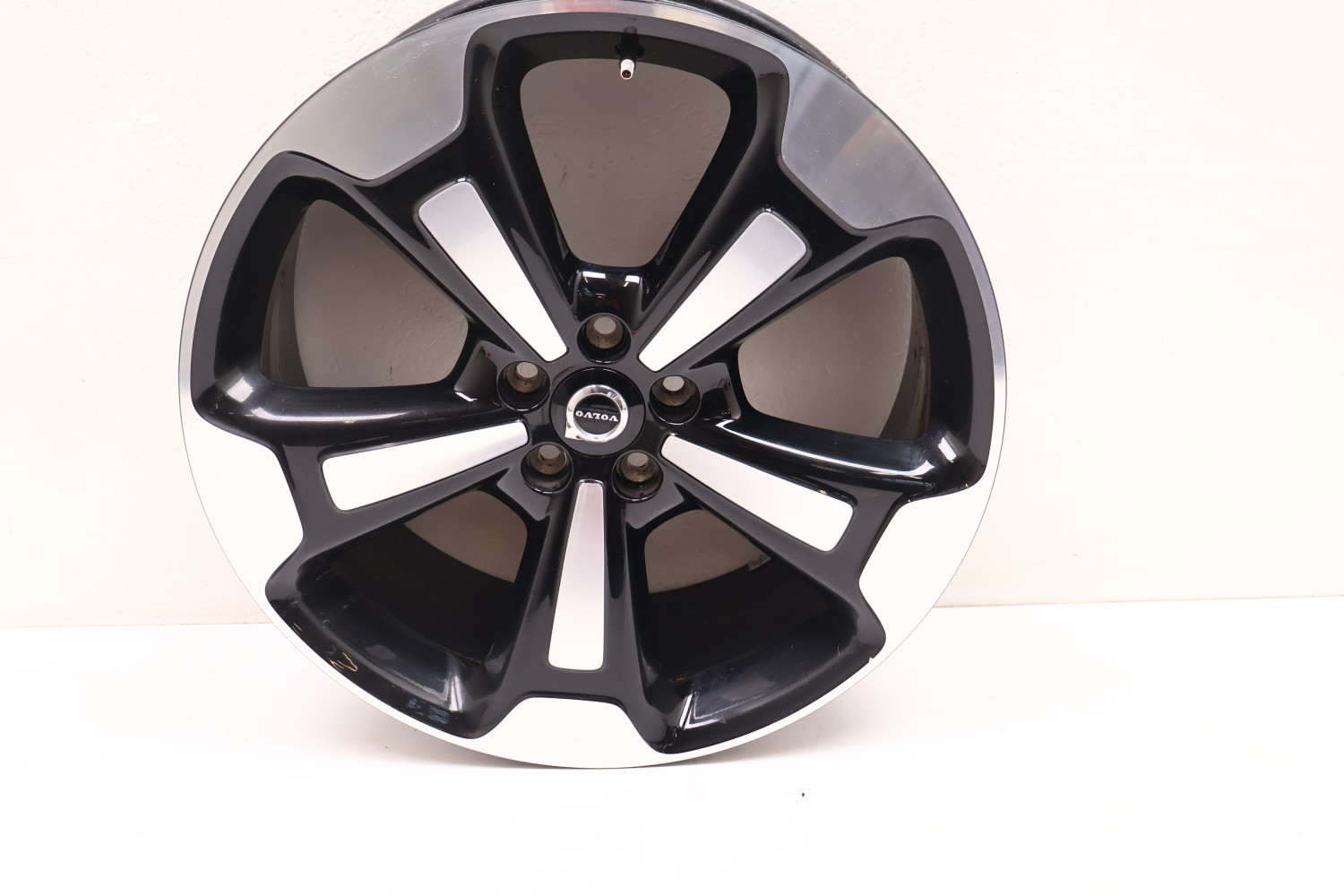 VOLVO XC40 FELGA ALUMINIOWA 20X8.0 31650009